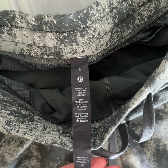 Lululemon men’s textured tech pant jogger - Picture 3 of 6